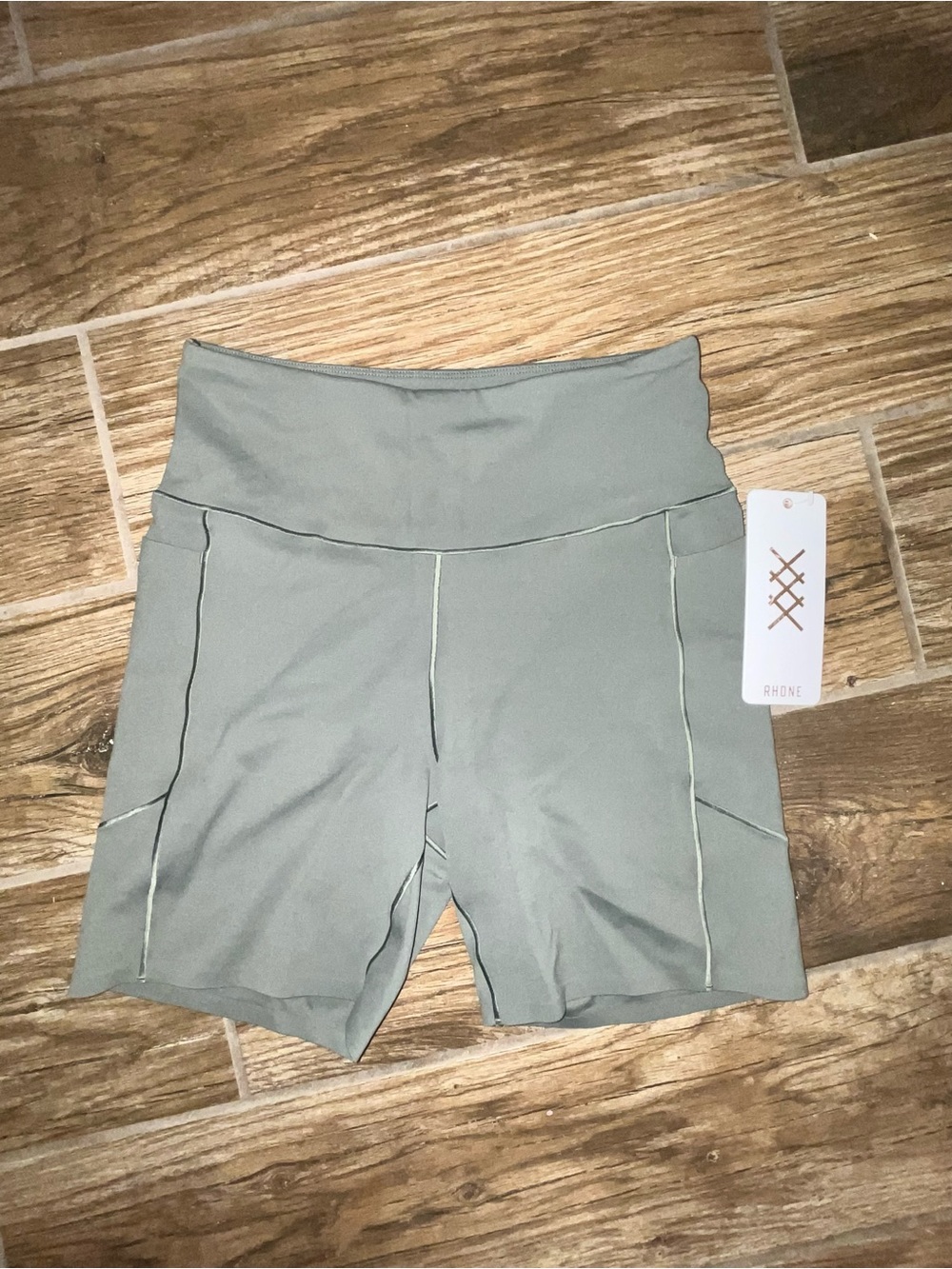 NWT Rhone Revive 6” Sage Green Women’s Performance Shorts